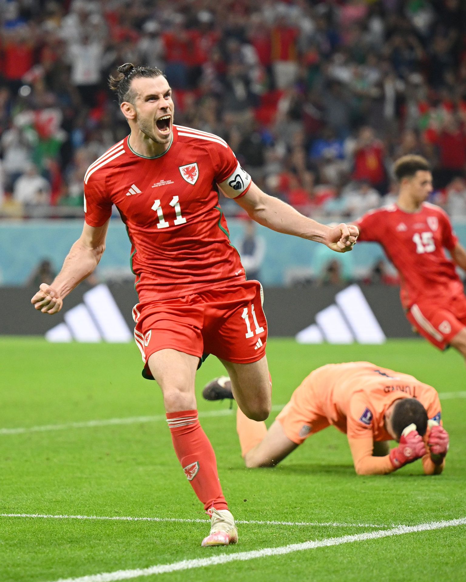 Gareth Bale tähistamas USA võrku löödud väravat.