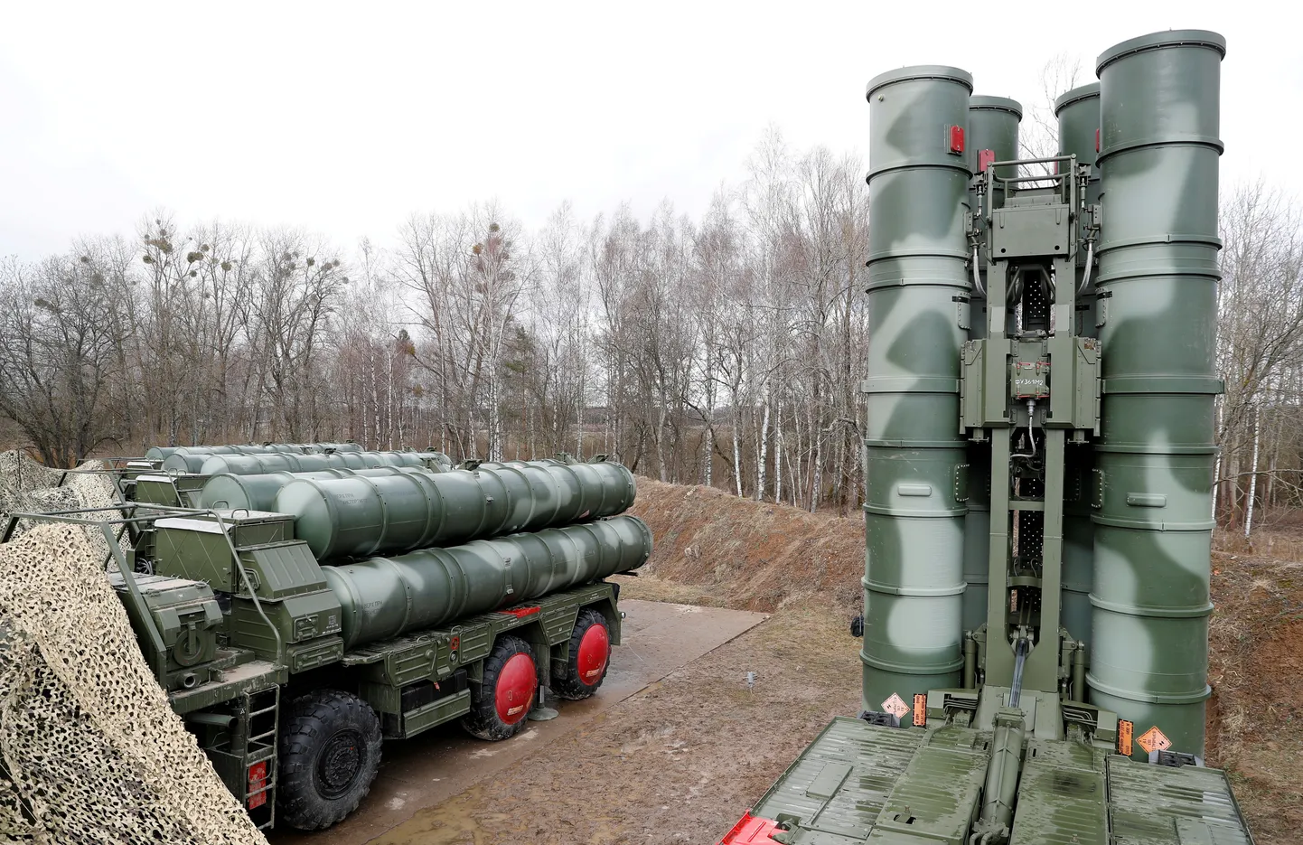 Õhutõrjesüsteemid S-400. Foto on illustreeriv.