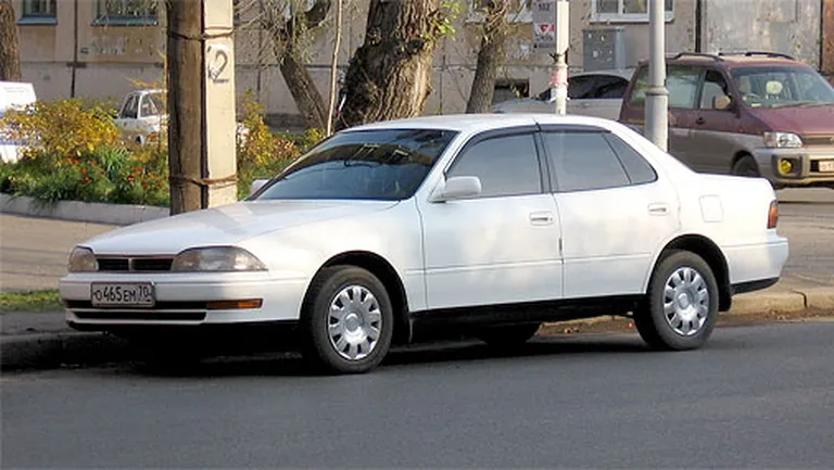 Toyota Camry 1990
