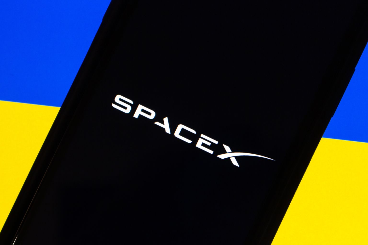 SpaceX turpinās sniegt atbalstu Ukrainai