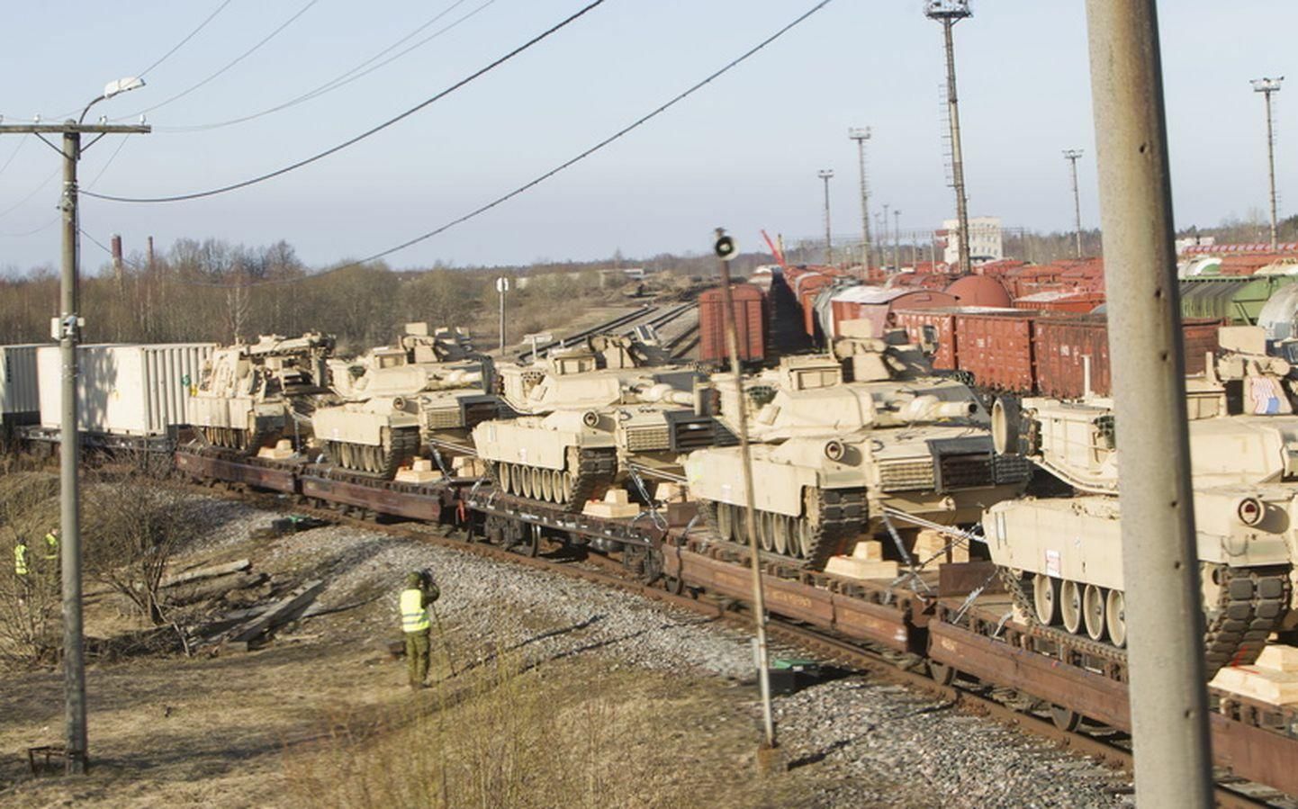 Ameerika Ühendriikide tankirühma Abrams tankid saabusid 2015. aastal Eestisse suurõppusele Siil mööda praegust raudteed.