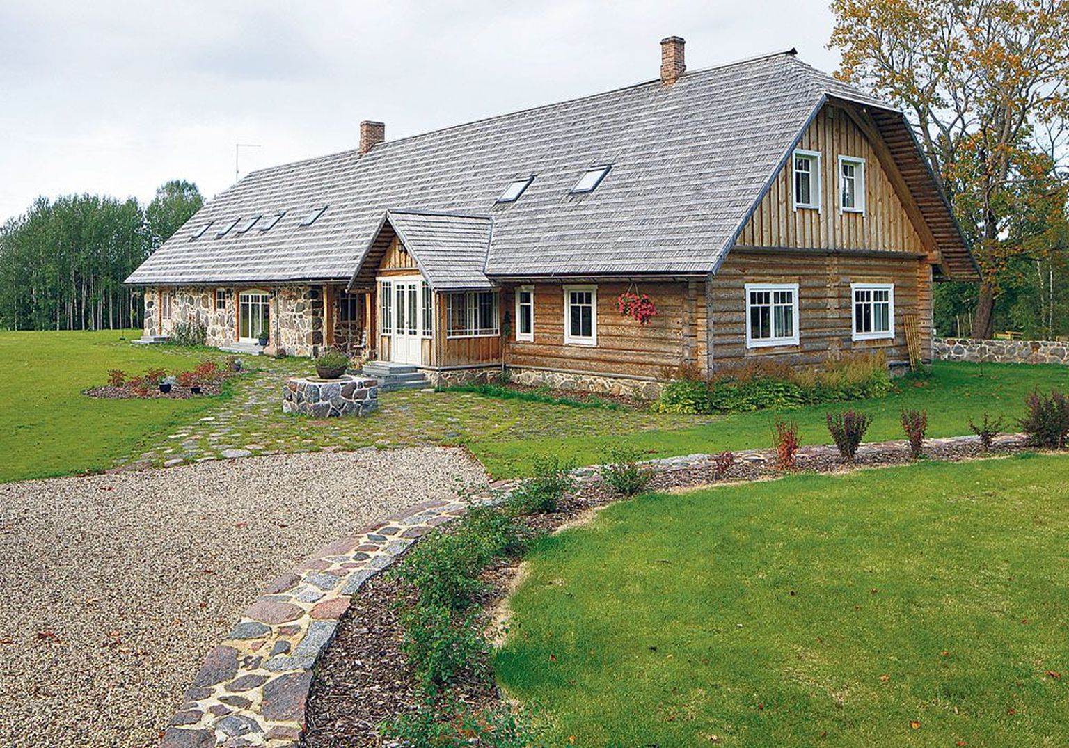 Tuhast tõusnud: Mäe-Seema elumaja taastati arhitekt Mart Keskküla juhtimisel.