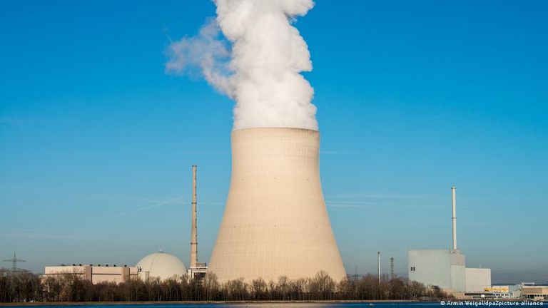 Атомная электростанция Isar 2 в Баварии - одна из последних трех действующих немецких АЭС