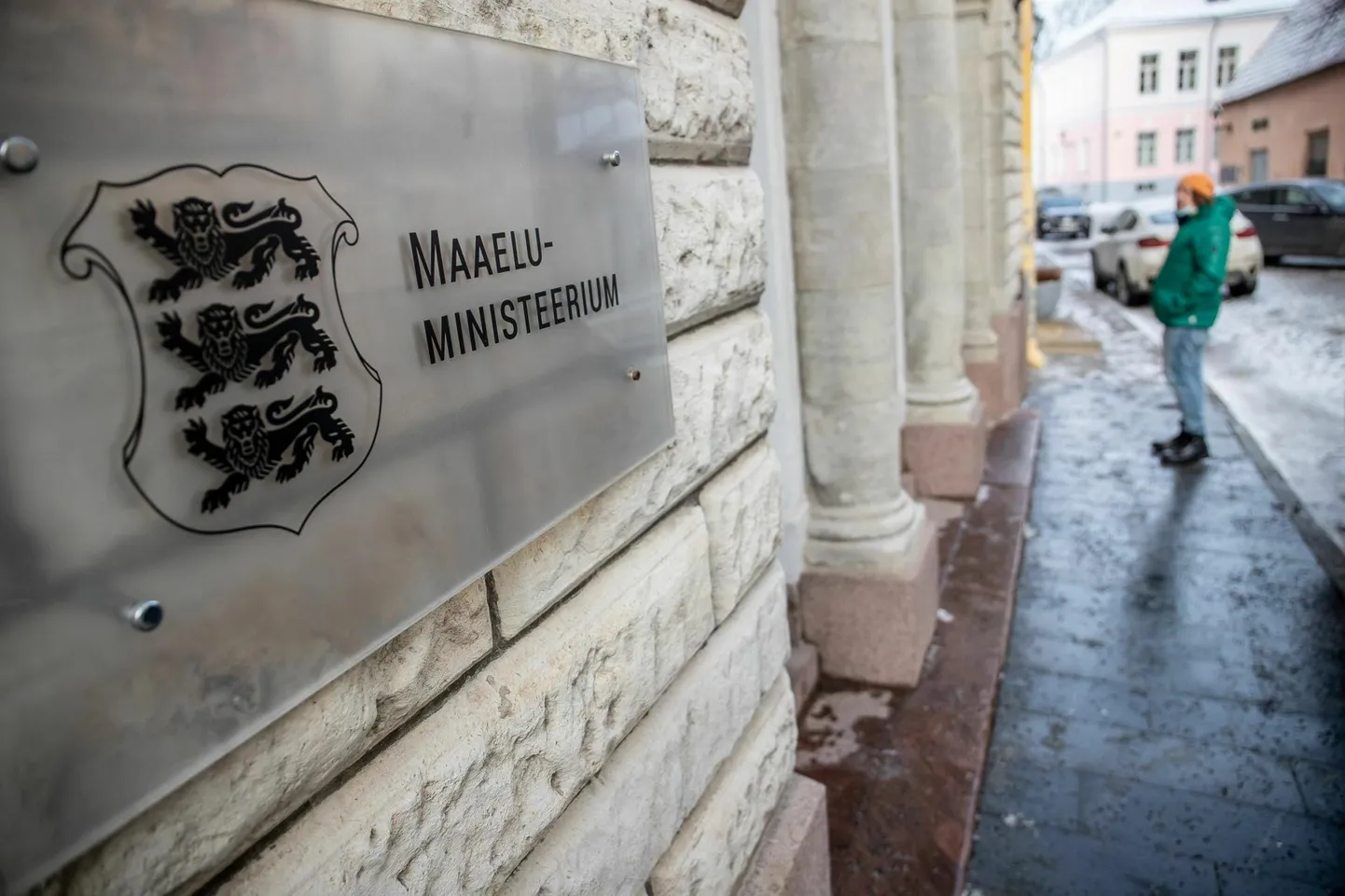 Maaeluministeeriumi silt Tallinna vanalinnas Laial tänaval.