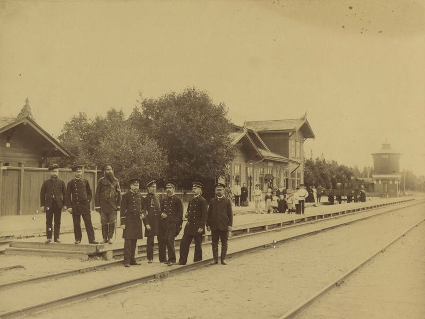 Kiltsi raudteejaam kujunes aastatega aleviku jaoks oluliseks tuiksooneks, samuti oli see jaam väga oluline Väike-Maarja rahva jaoks.