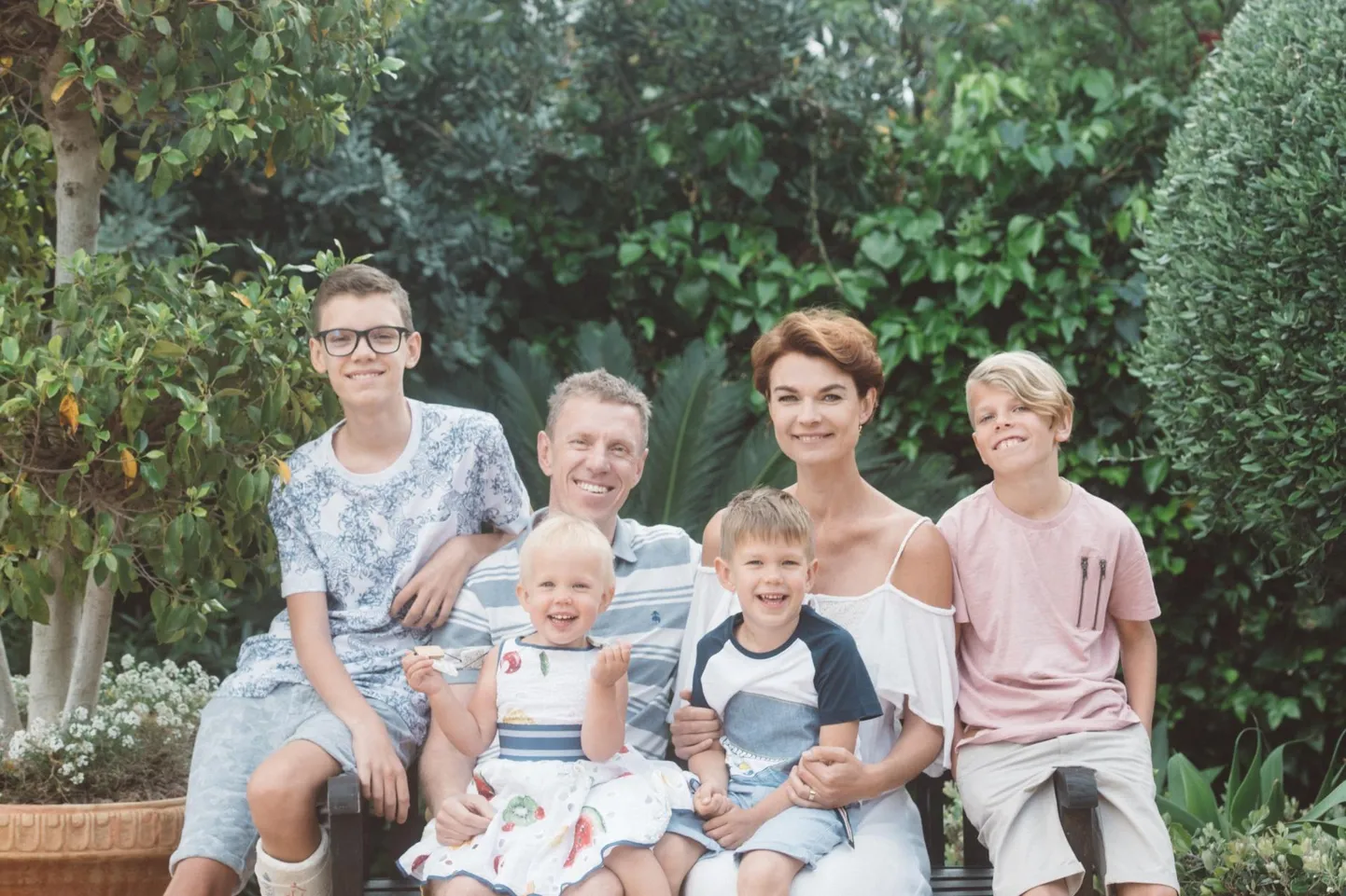 Perepilt Hispaanias: Patrick, Eero ja Clara, mina ja Lennart ning Eric.