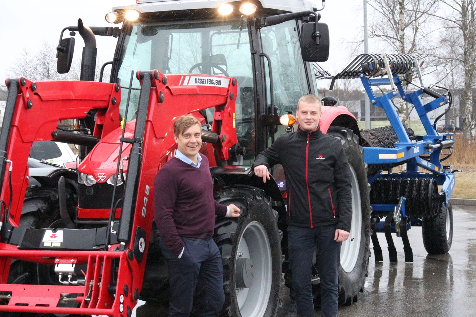 Intrac Eesti tegevjuht Tanel Teimann (vasakul) ja põllumajandusmasinate teenindusinsener Teet Oras teavad, et vähemalt sama tähtis kui masinate müümine on ka nende järelhooldus.
