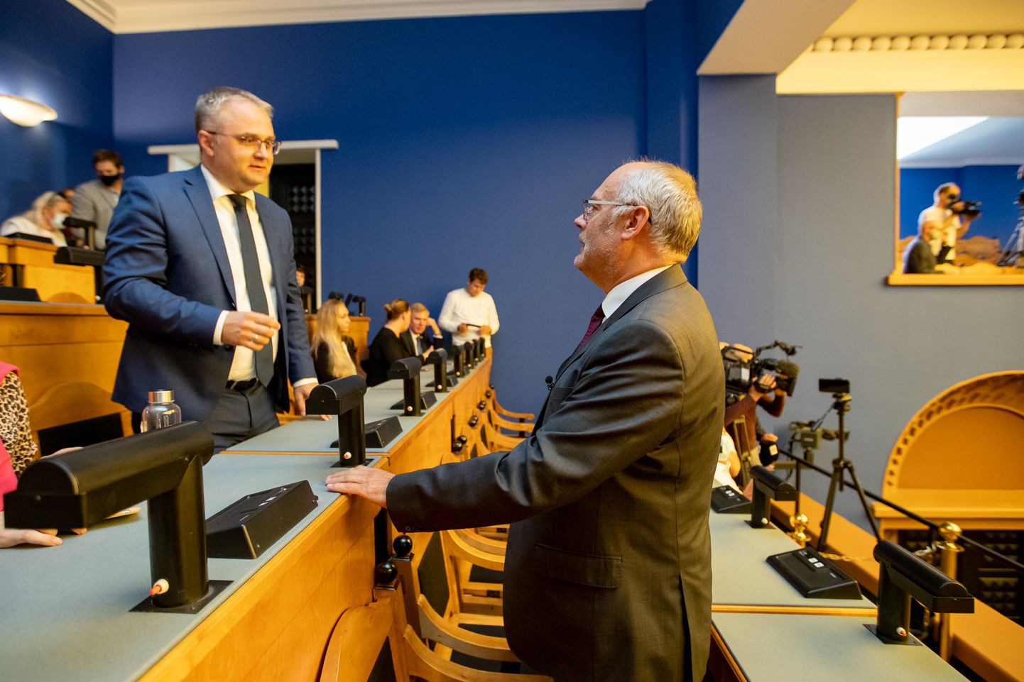 President Alar Karis paremal ja riigikontrolör Janar Holm. Foto Eero Vabamägi, Postimees