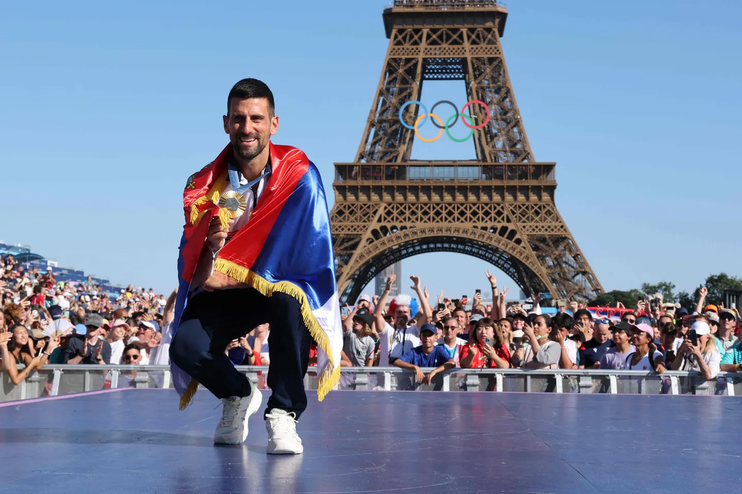 Novak Djokovic Pariisi olümpiakullaga.