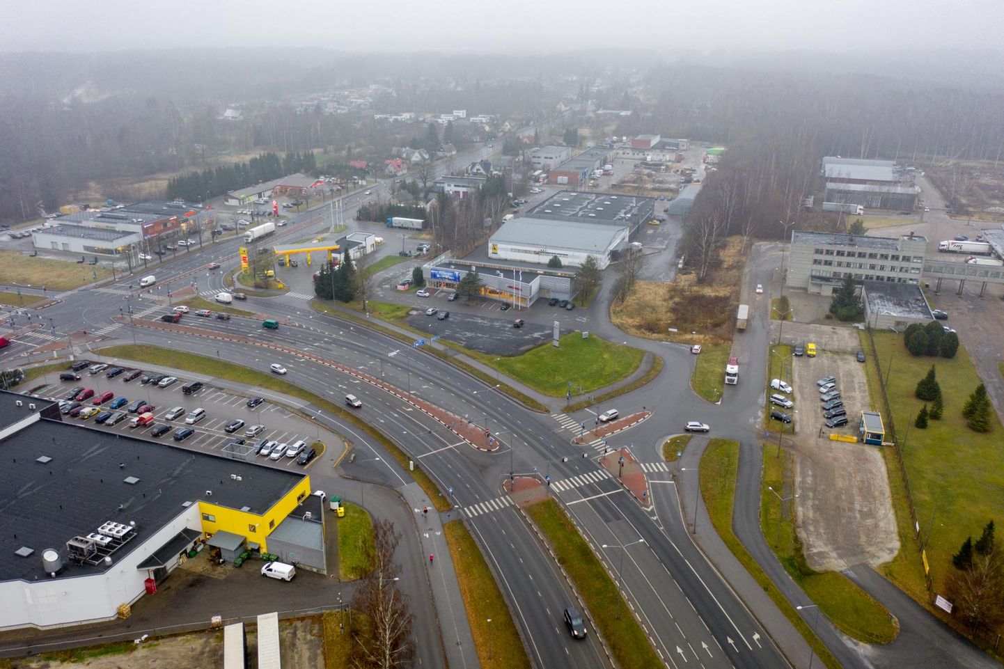 Kavandatav neljarealine teelõik saab Pärnu poolt alguse Ehitajate tee ja Tuisu tänava ristmikult.