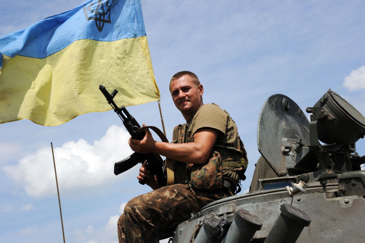 Ukraina valitsusvägede sõdur eile Donetski lähedal.