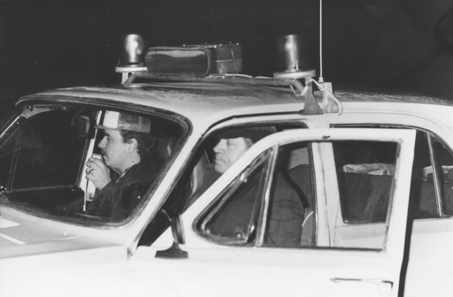 1990. aastal oli miilitsatel puudus nii transpordivahenditest kui ka nendega sõiduks vajalikust mootorikütusest.