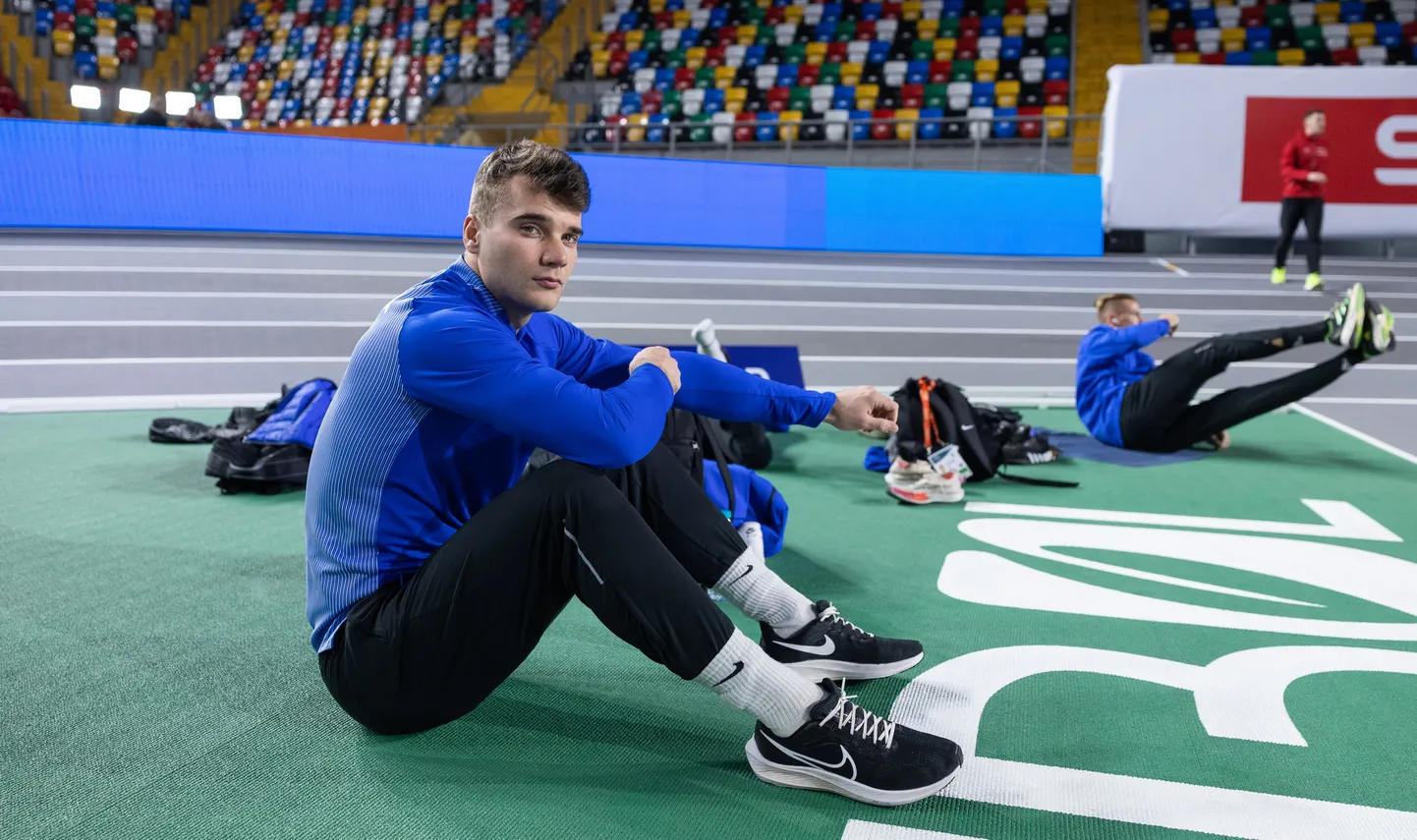 Risto Lillemets tutvumas sise-EMi areeniga.