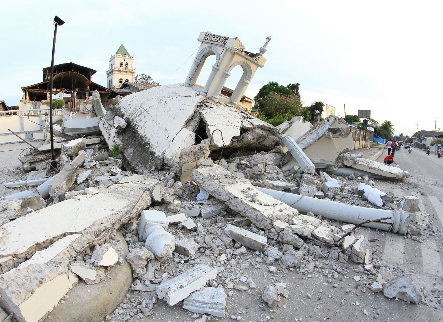 Filipiinidel Boholi saare juures aset leidnud maavärinas hukkus ligi 100 inimest