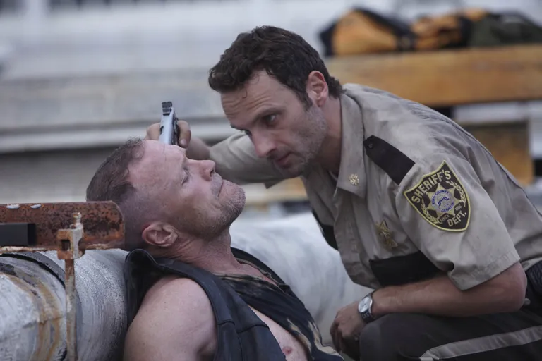 Michael Rooker (vasakul) ja Andrew Lincoln sarjas «Elavad surnud»