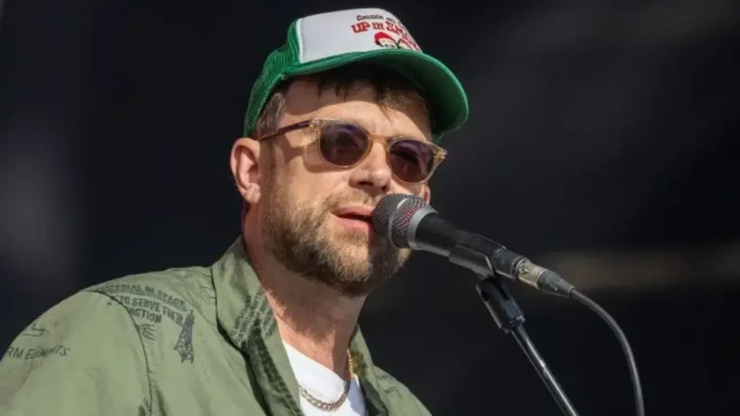 Лидер Blur Дэймон Албарн стал одним из авторов альбома, для которого ему не пришлось не написать ни ноты.