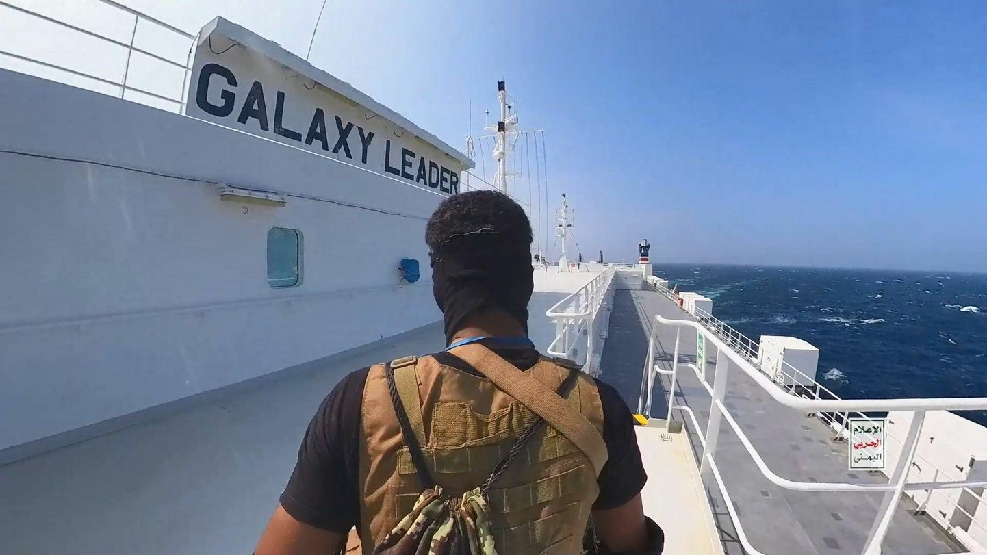 Novembri lõpus tungisid huthi mässulised Jeemeni rannikul iisraeli firmale kuuluva kaubalaeva Galay Leader pardale.