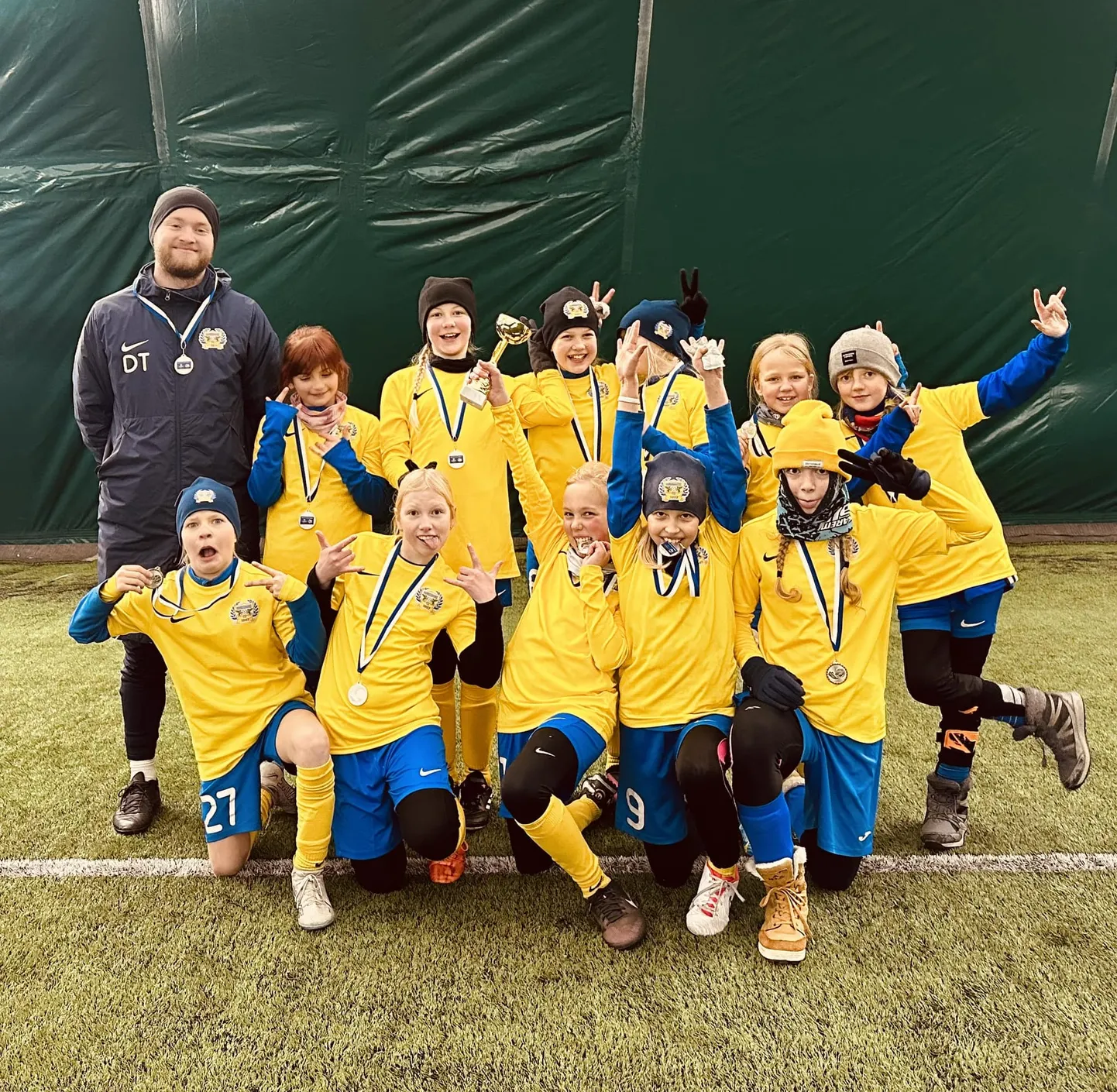 FC Kuressaare U12 tüdrukud naasid hõbemedaliga