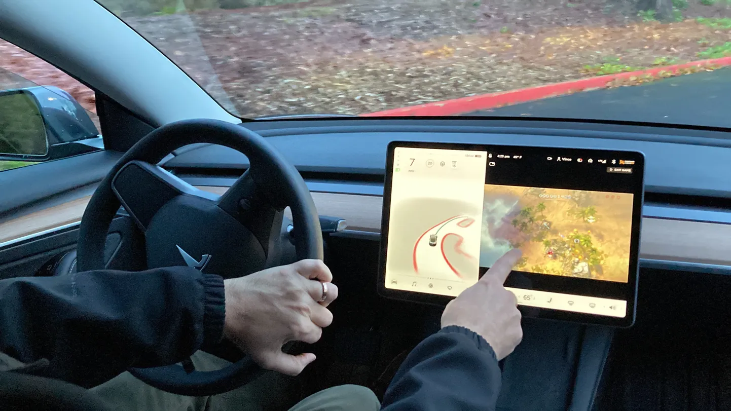 Tesla isejuhtimine on küll osaliselt olemas, kuid täieliku isejuhtimiseni tuleb teha väga suur tehnoloogiline hüpe. Elon Musk siiski lubab seda juba 2023. aasta jooksul.