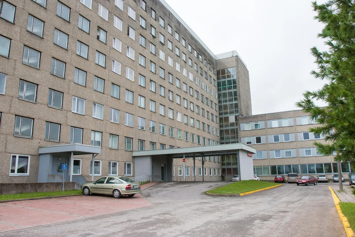 Viljandimaa elanikel tuleb silmas pidada, et valdavalt teeb eriarstiabi vastuvõtte selles piirkonnas Viljandi haigla ning lisaks sellele osutatakse tasuta eriarstiabi veel kahes erakliinikus, kust saab abi günekoloogia, silmahaiguste, psühhiaatria, naha- ja suguhaiguste erialal.