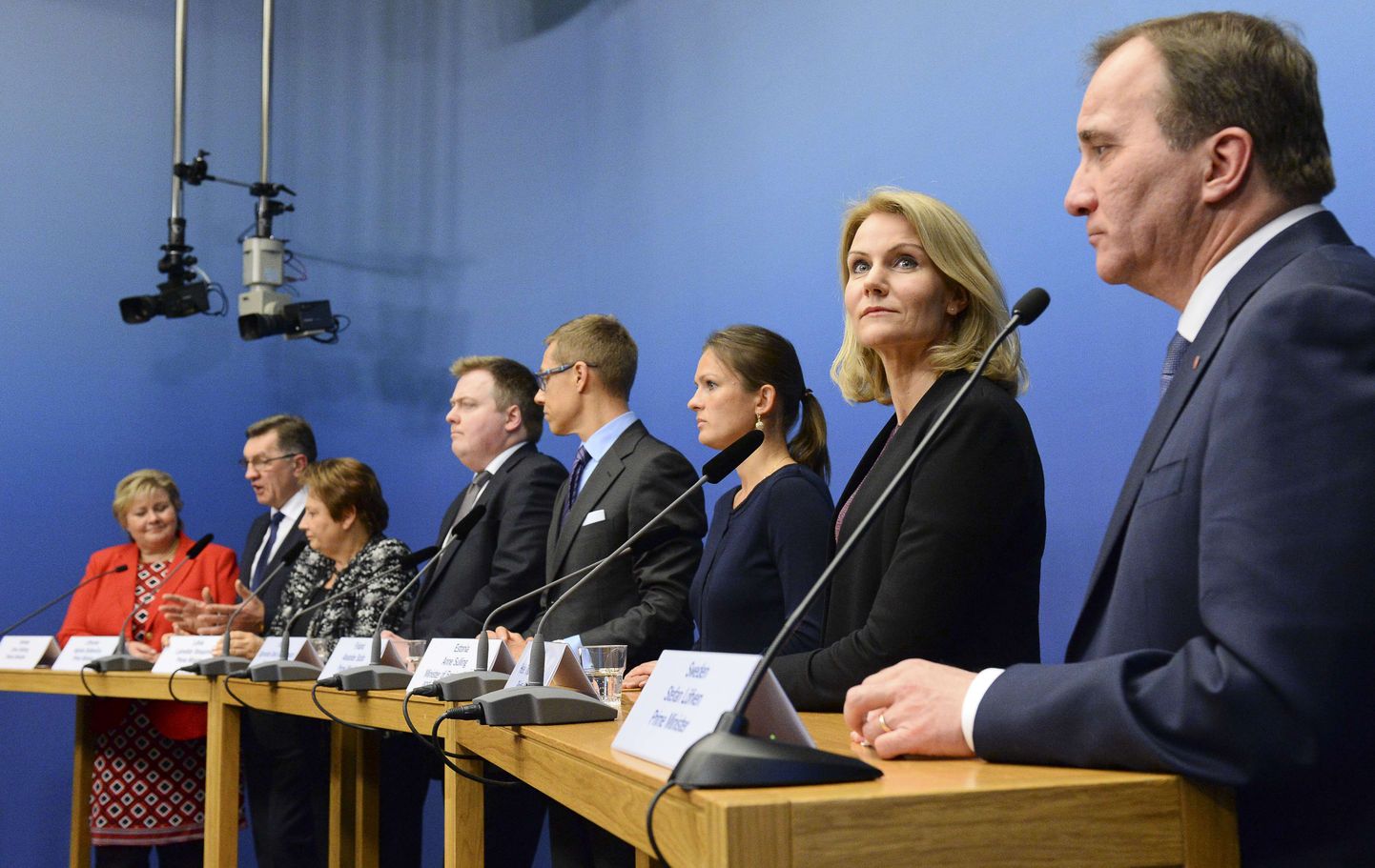 Põhja- ja Baltimaade valitsusjuhid ja Eesti väliskaubandusminister Anne Sulling esmaspäeval Stockholmis pressikonverentsil.