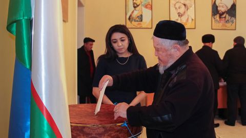 Депутаты Рийгикогу отправились на выборы в Узбекистан