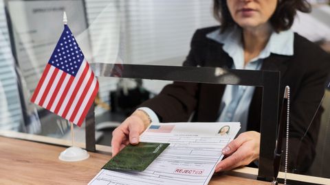 WSJ ⟩ Trumpi valitsus valmistub tühistama 200 000 varjupaigataotleja viisat