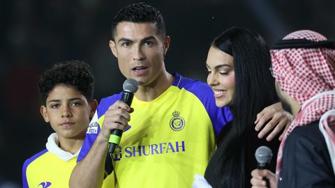 Cristiano Ronaldo armastatu näitab lastele nälgivaid lapsi