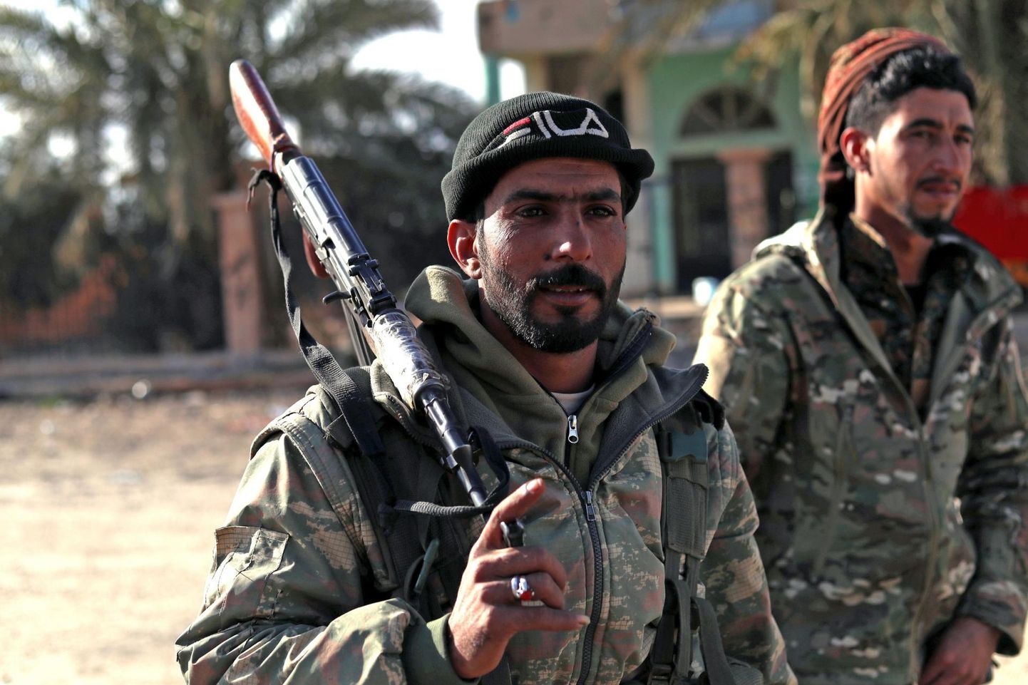 Süüria Demokraatlike Jõudude (SDF) võitlejad Deir Ezzori provintsis. FOTO: Delil Souleiman/afp/scanpix