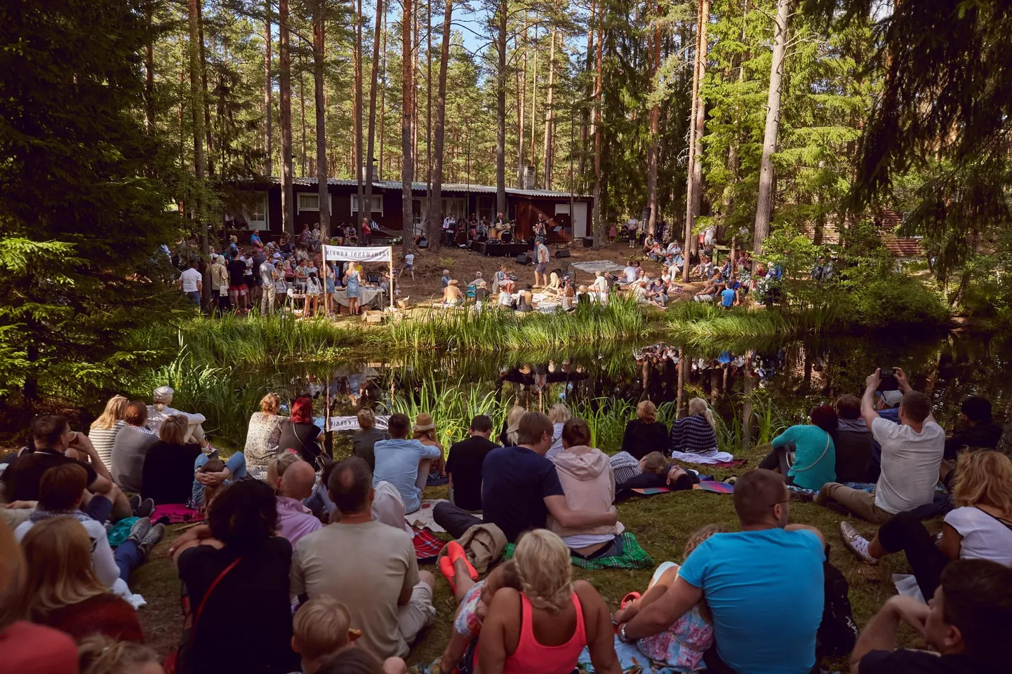 Publik astub Võsu Jazzi ajal julgelt koduadadesse sisse.
