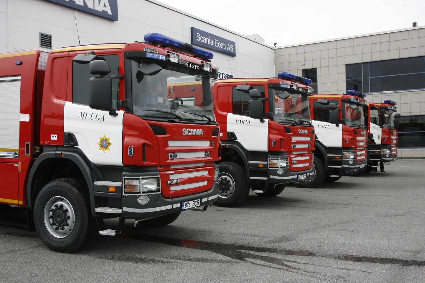Päästeteenistuse uued Scania kiirsekkumis-tulekustutusautod.