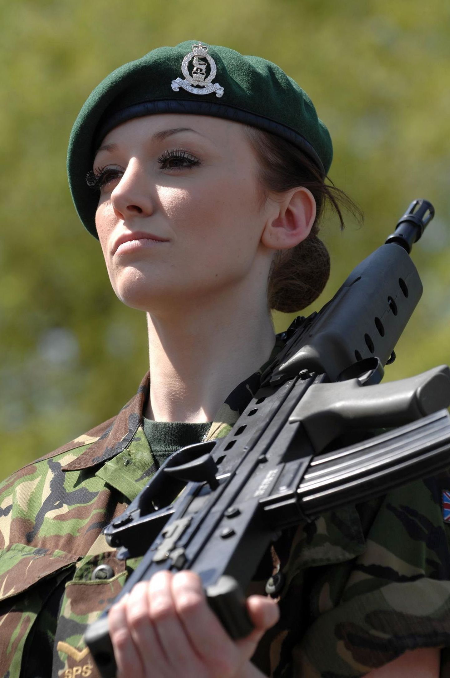 Kapral Katrina Hodge sõjaväelasena.
