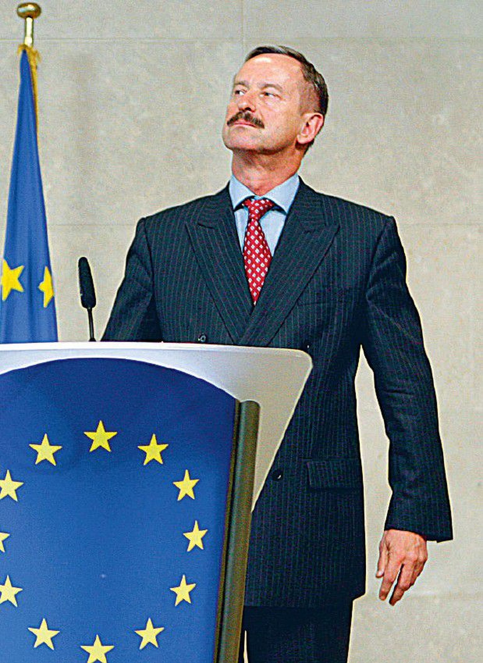 Siim Kallas tähistab 60. sünnipäeva Euroopa Komisjoni asepresidendina. Ta ütleb, et Brüsselis selliste tähtpäevade puhul suuri pidusid ei peeta.