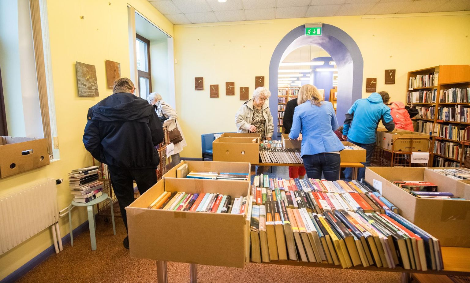 Lugejad Lääne-Virumaa keskraamatukogus.
