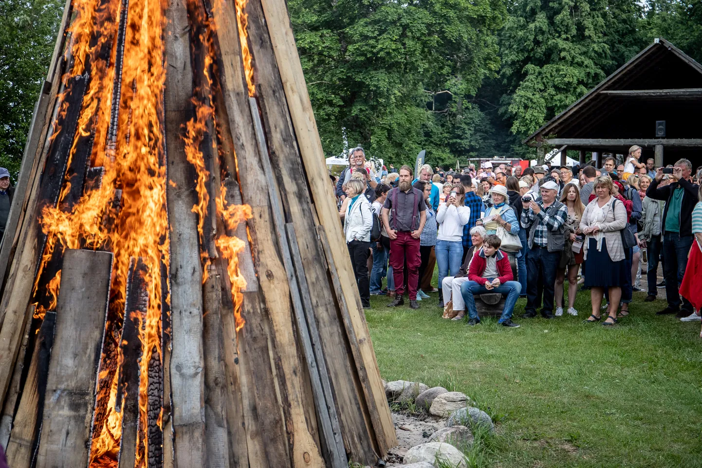 Kolme ajastu jaanipidu Eesti Vabaõhumuuseumis 2019. aastal.