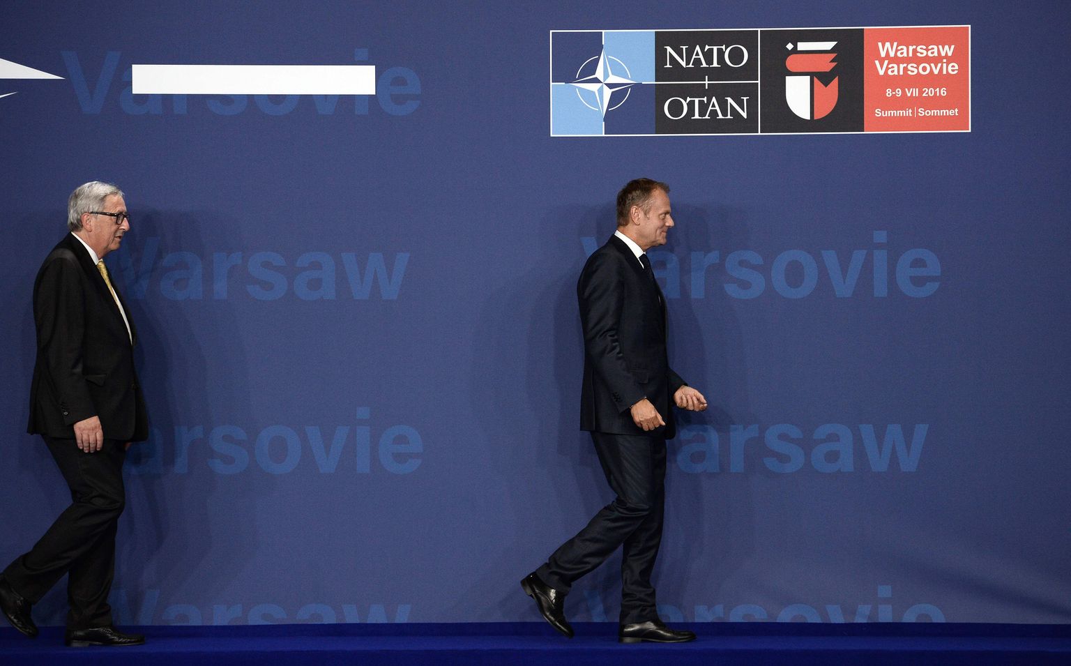 Euroopa Komisjoni president Jean-Claude Juncker ja liidunõukogu juht Donald Tusk suundusid NATO tippkohtumisele ilmselgelt entusiastliku sammuga.