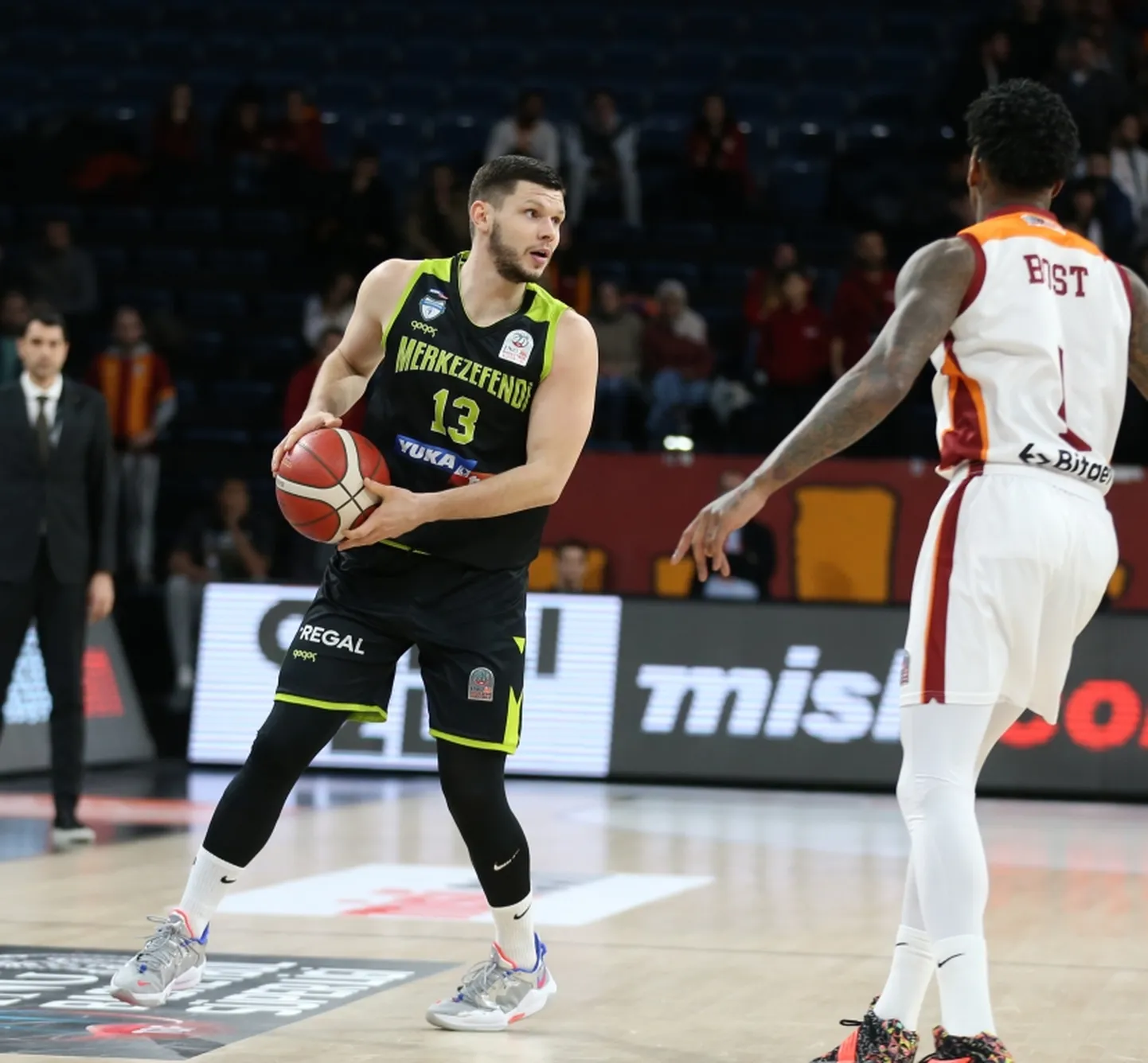 Latvijas basketbolists Rihards Lomažs