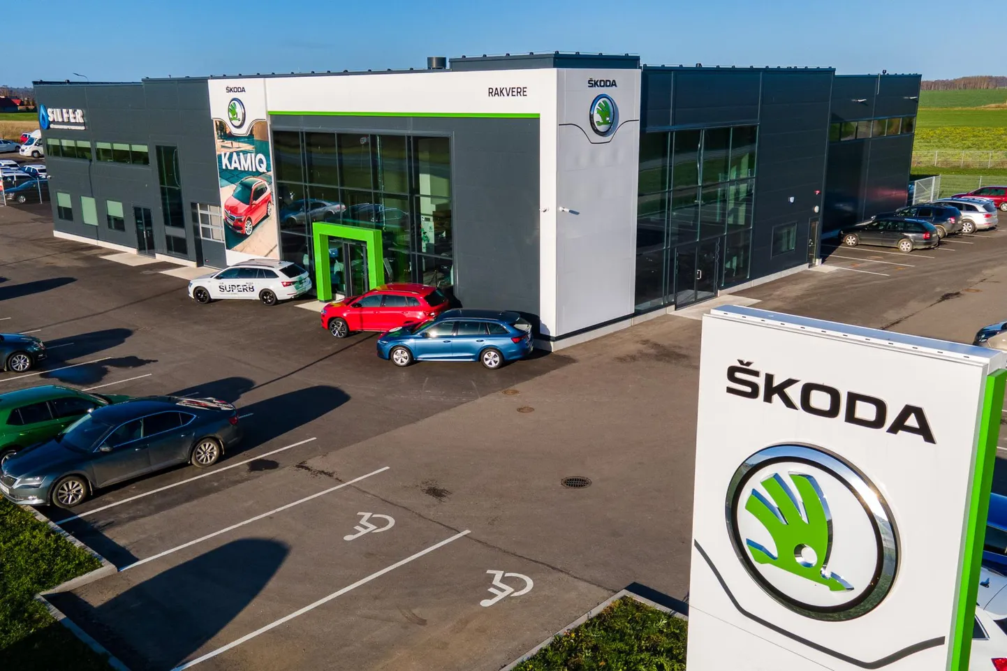 Lääne-Virumaal enim uusi autosid müünud Škoda Rakvere esindus.