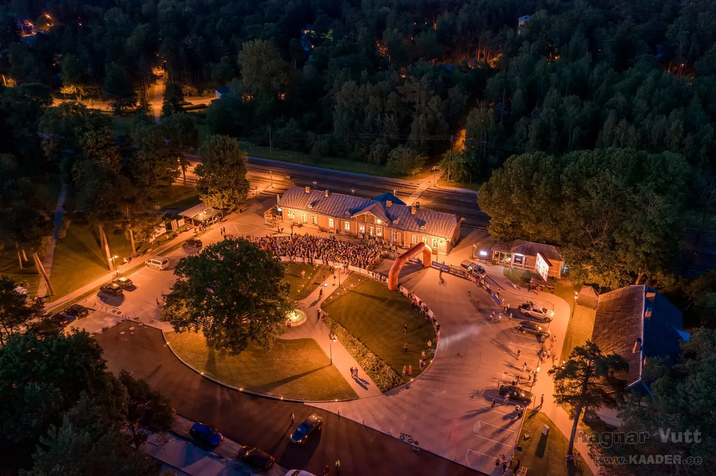 Elva ööjooksu start.