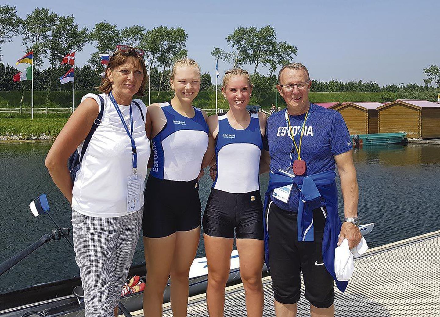 Annabel Aroni (vasakult teine) ja Grete Alttoa EMi viies koht pakkus rõõmu ka koondise treeneritele Ingrid Võsule ja Matti Killingule.