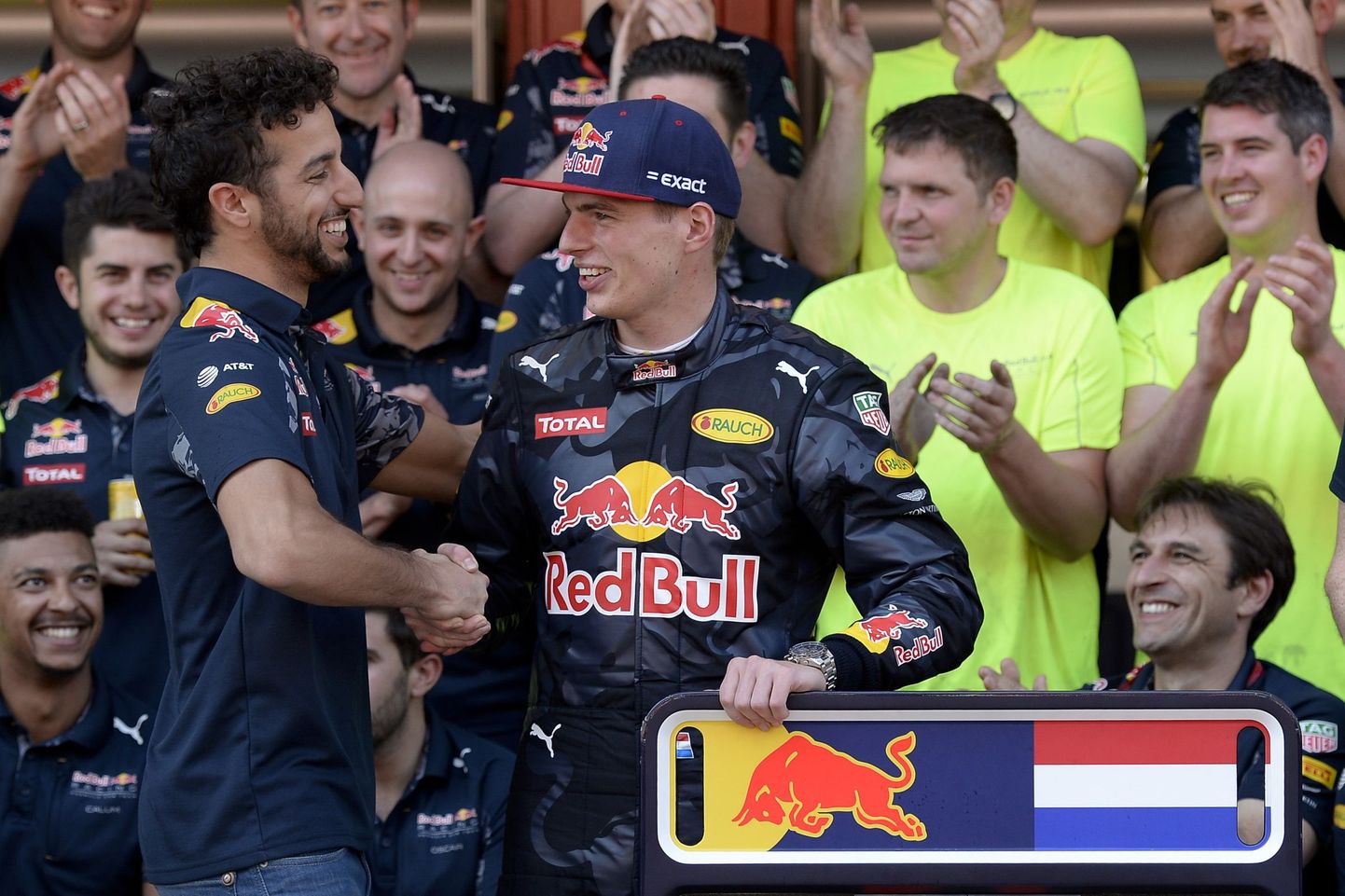 Daniel Ricciardo (vasakul) ja Max Verstappen.