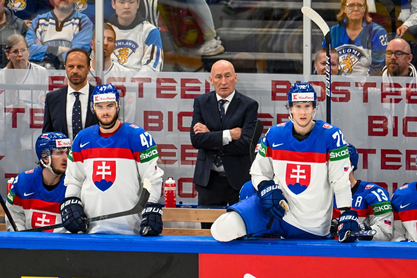 Kregs Remzijs ar Slovākijas izlases hokejistiem
