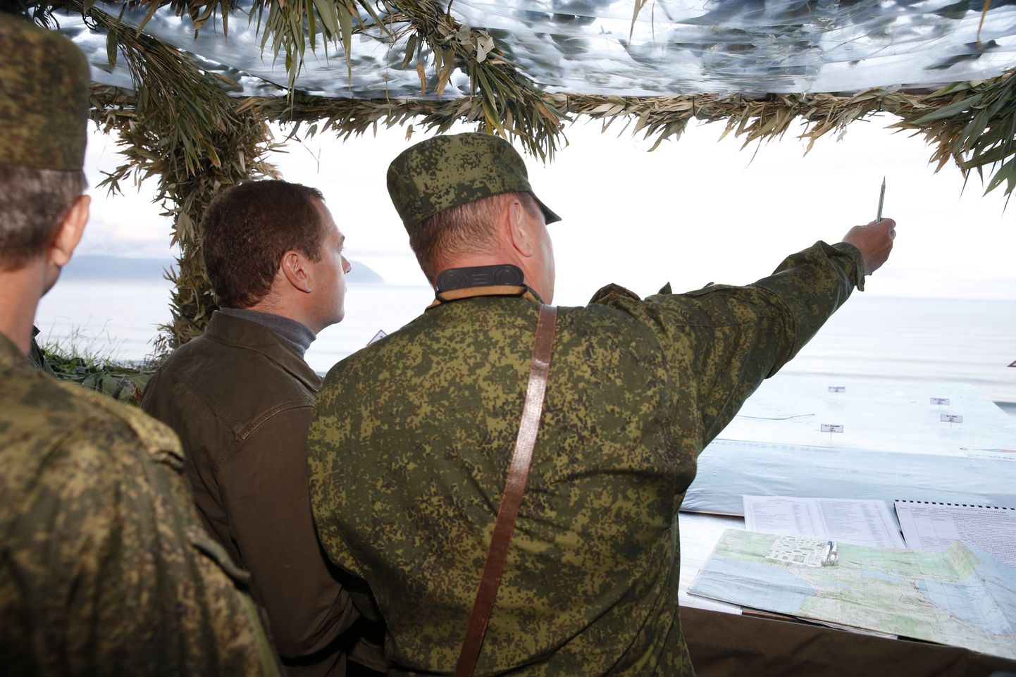 Фото иллюстративное. Преьмер министр Дмитрий Медведев на Российском пограничном кордоне.
