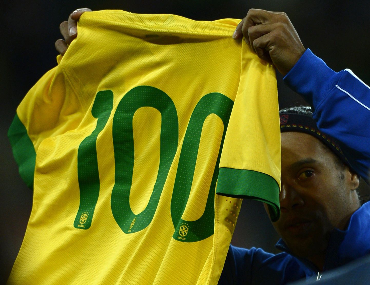 Ronaldinho Brasiilia jalgpallikoondise särgiga.