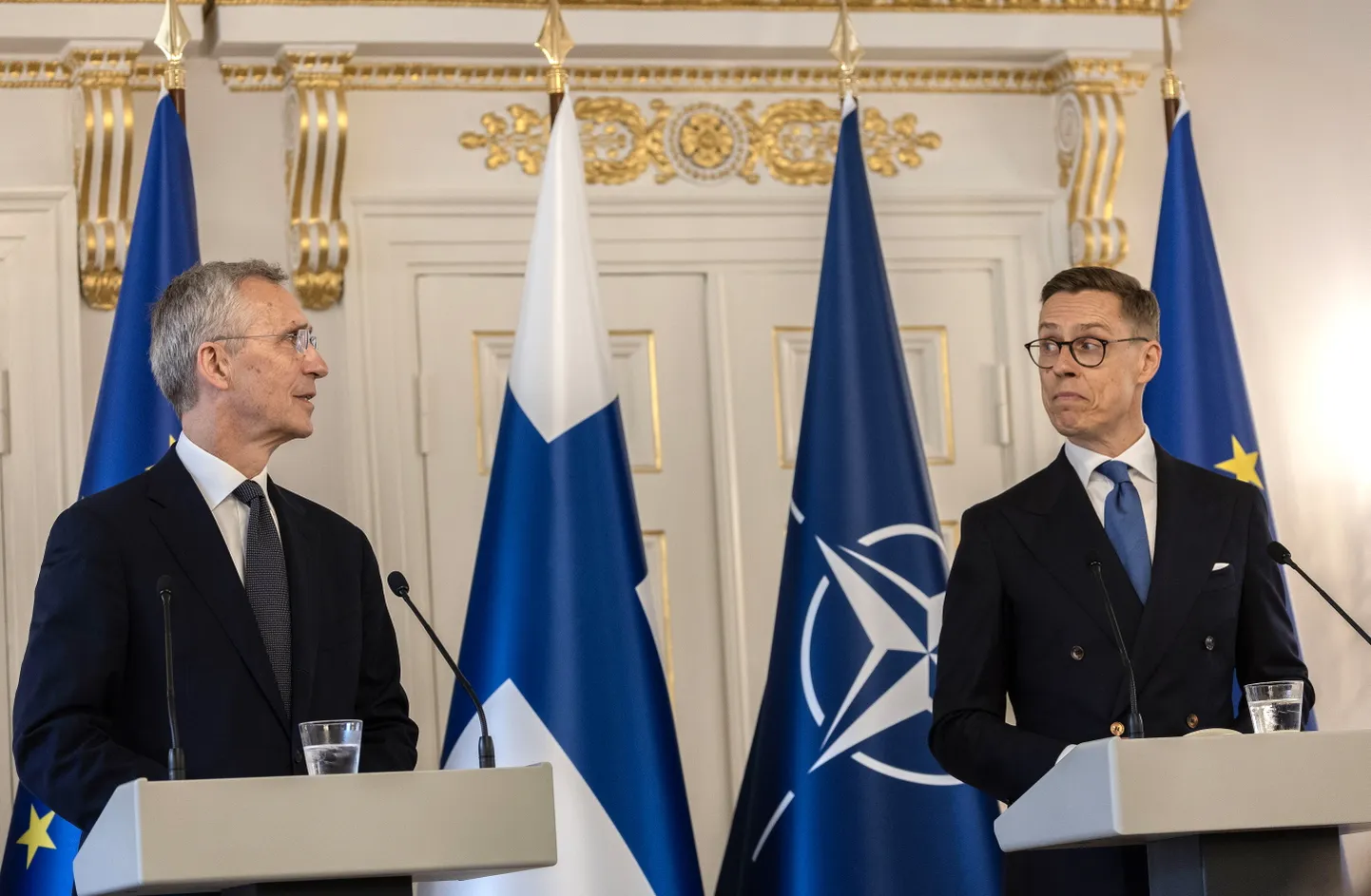 Генсек НАТО Йенс Столтенберг и президент Финляндии Александр Стубб на совместной пресс-конференции 6 июня 2024 года.