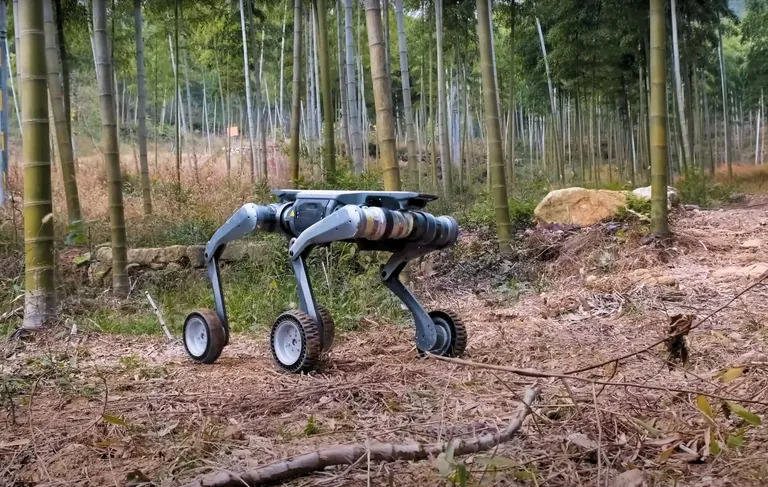 DEEP Robotics esitleb uut ratastel neljajalgset robotit Lynx, mis vallutab järske nõlvu ja takistusterohkeid maastikke.