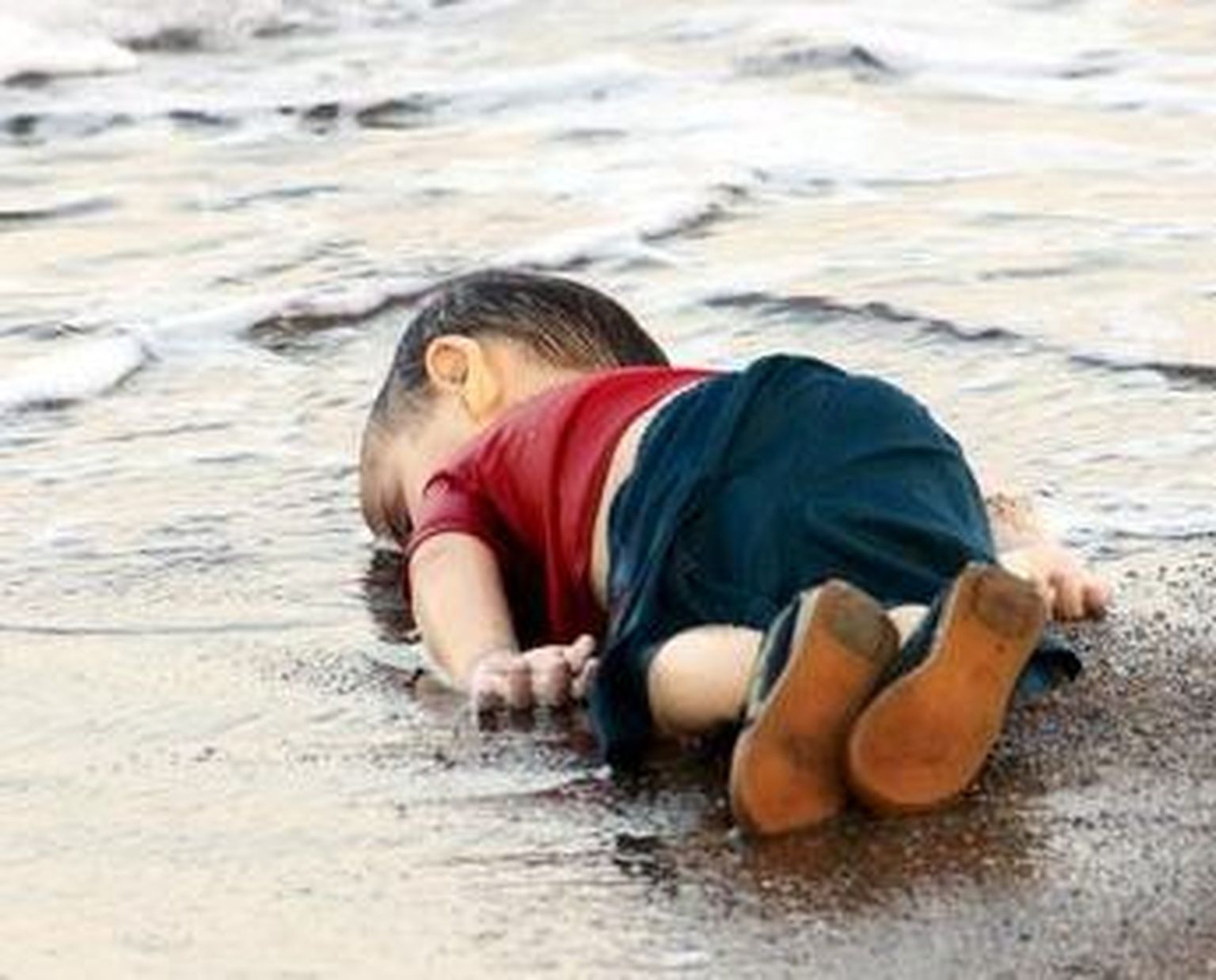 Aylan Kurdi surnukeha Türgi Bodrumi rannal