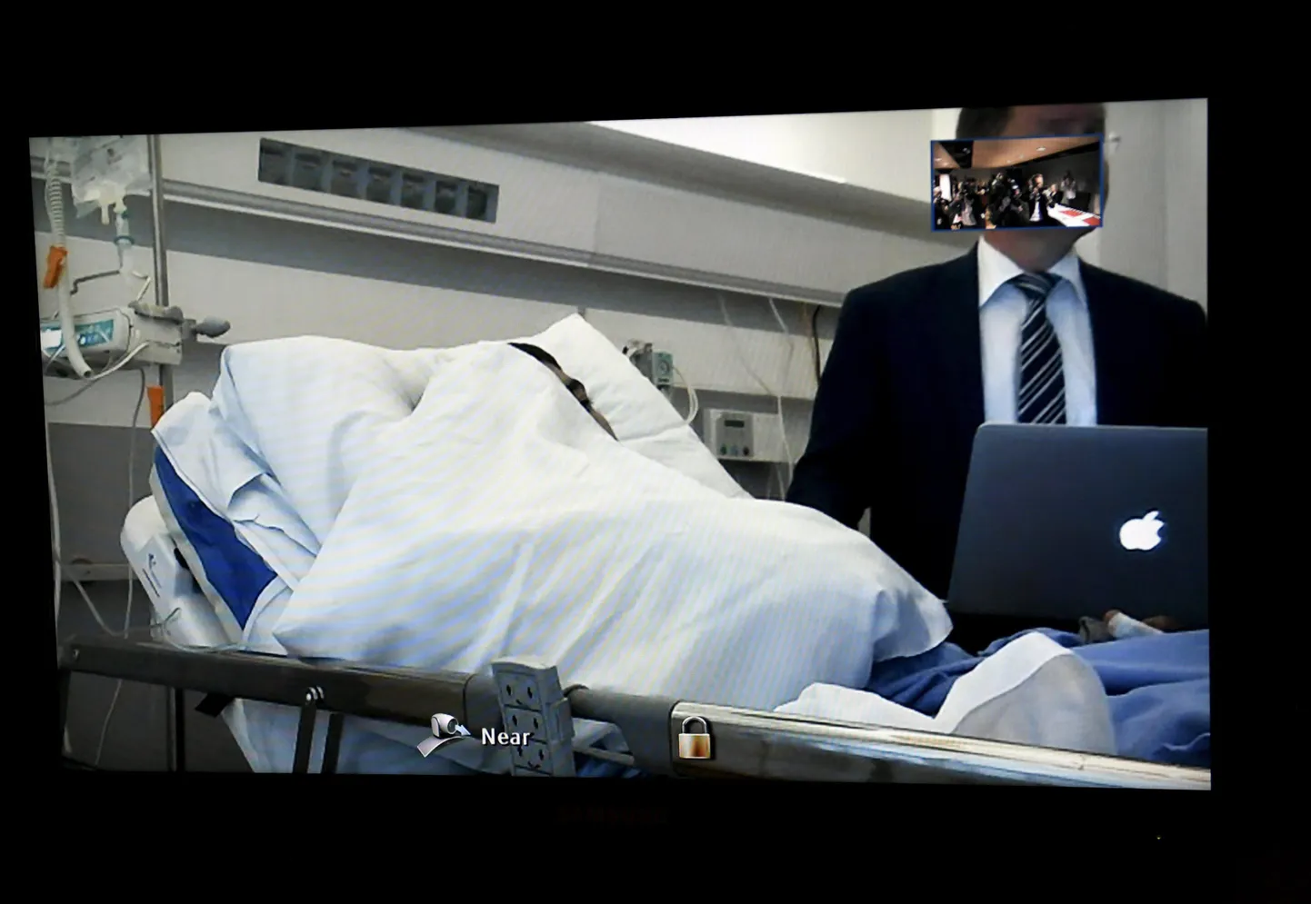 Turu noarünnakus kahtlustatav marokolane Abderrahman Mechkah osales kuulamisel videosilla vahendusel.