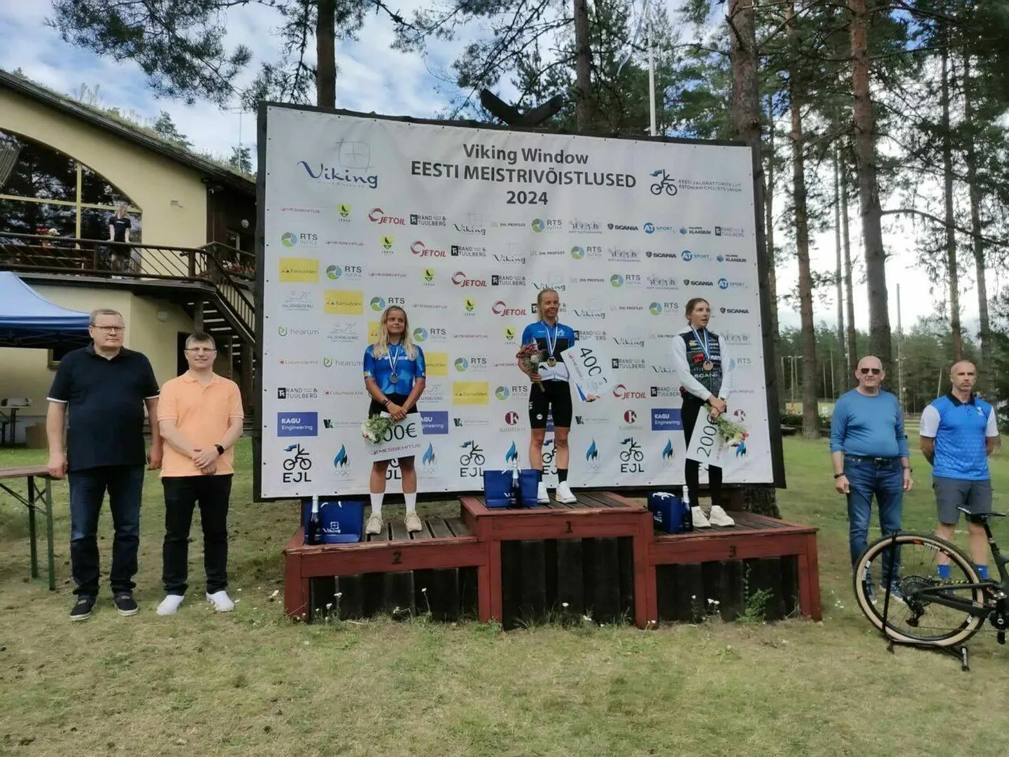 Merili Sirvel tuli olümpiakrossis hõbedale.