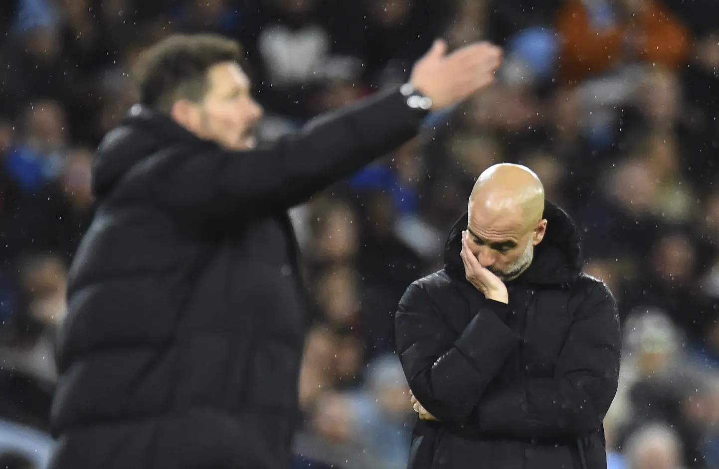 Pep Guardiola (taamal) murrab pead, kuidas Madridi Atletico 5-5 kaitseliinist läbi murda.